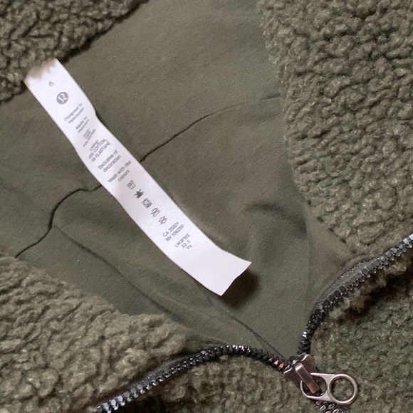 Lululemon super soft fleecy jacket size 6 - Picture 2 of 4